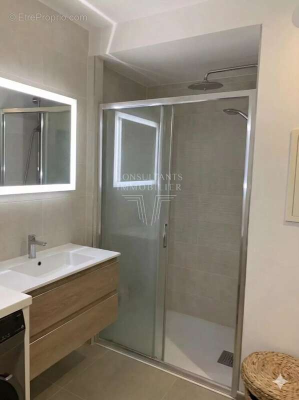 Appartement à ISSY-LES-MOULINEAUX