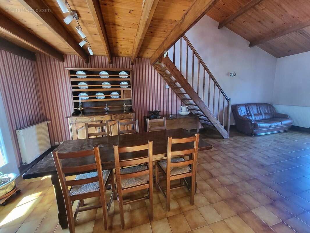 Maison à MONTMORILLON