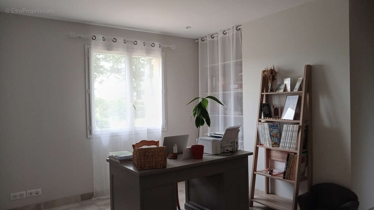 Maison 107 m² à Saint-Priest-Les-Fougeres  - photo 6