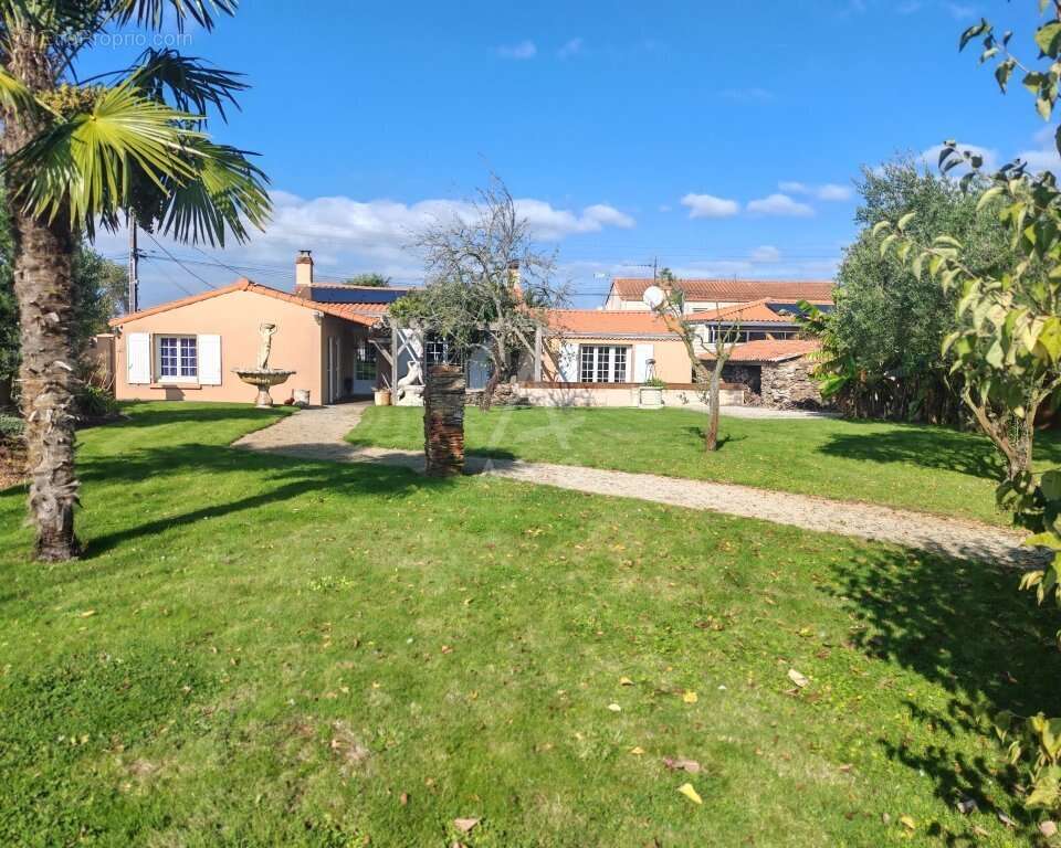 Maison à LE LOROUX-BOTTEREAU