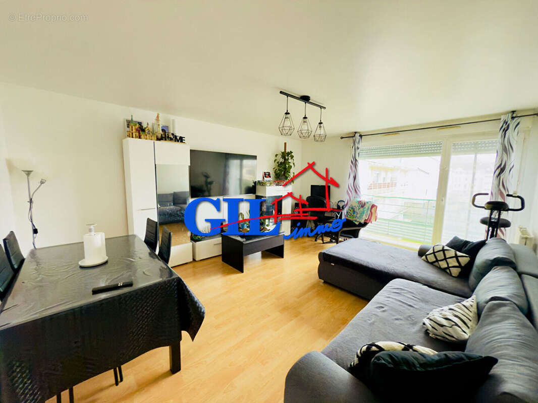 Appartement à SAVIGNY-LE-TEMPLE