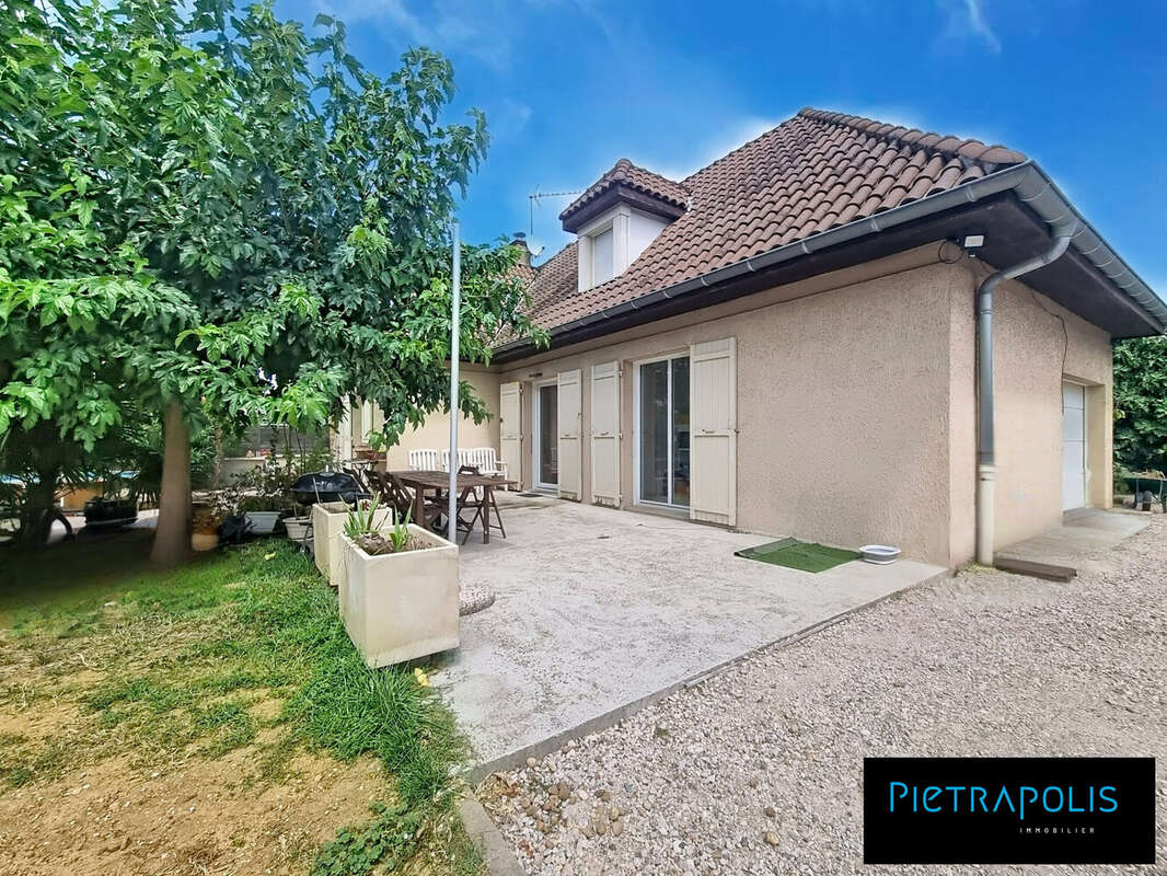 Maison 110 m² à Massieux  - photo 2