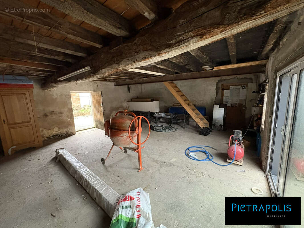 Maison 100 m² à La Salle  - photo 2