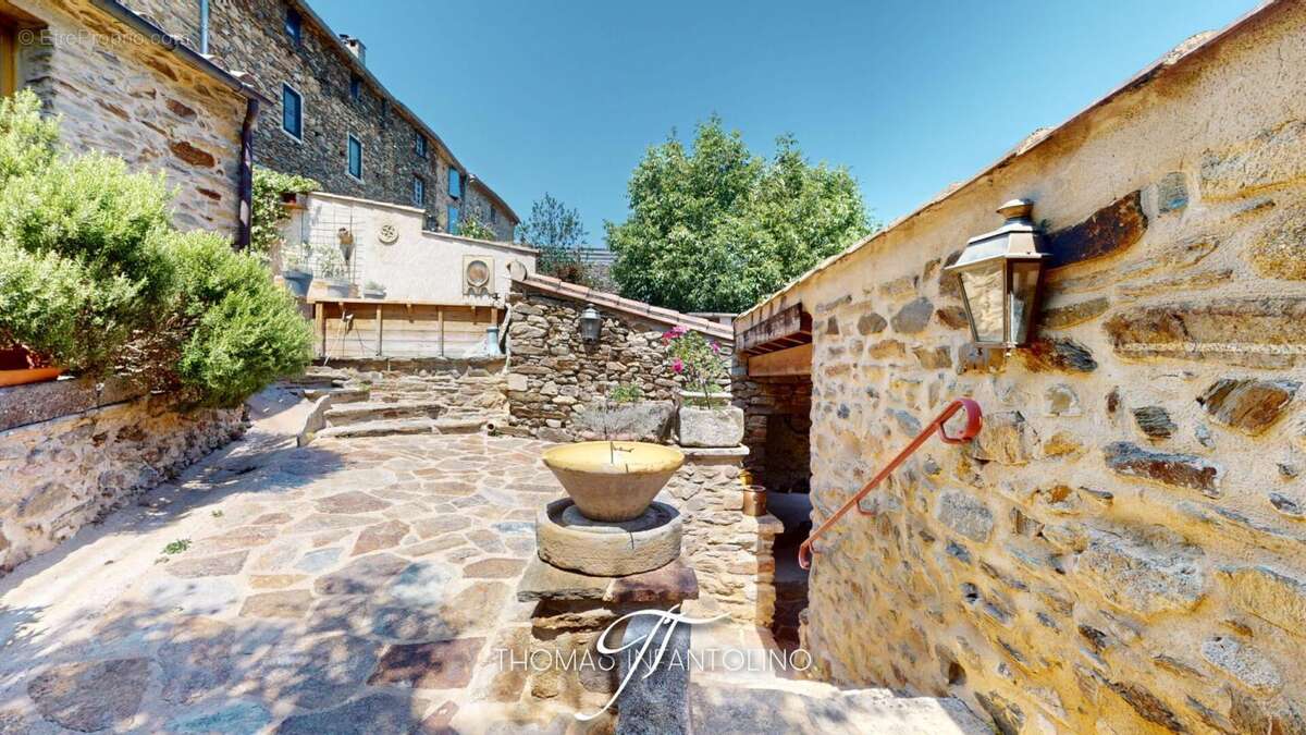 Maison en pierre entierement rénovée - vue dégagée - photo 9