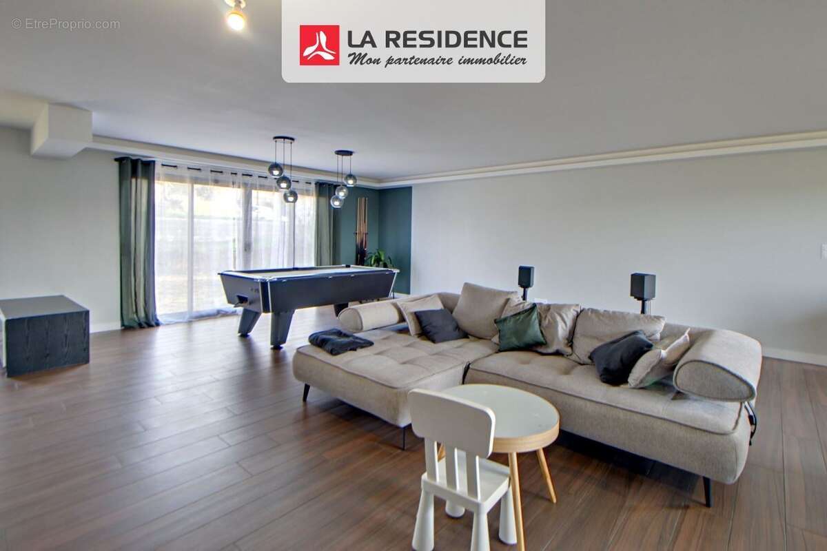 Maison 160 m² à Saint-Etienne-Sous-Bailleul  - photo 4
