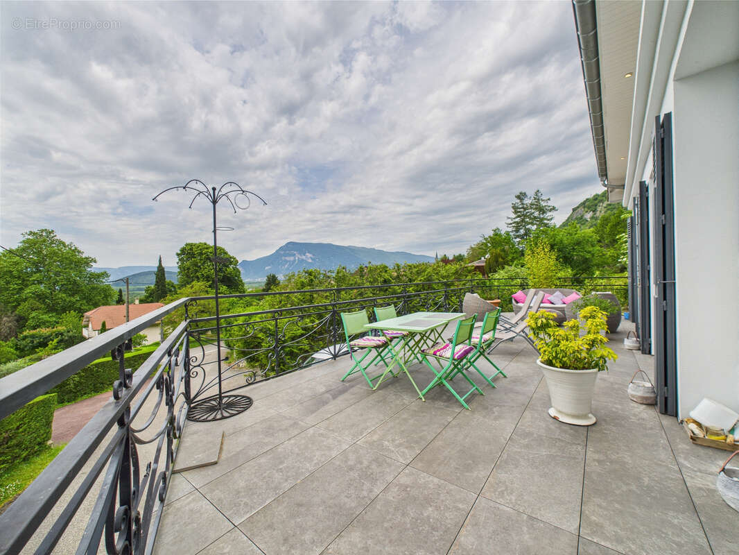 Maison à CHINDRIEUX