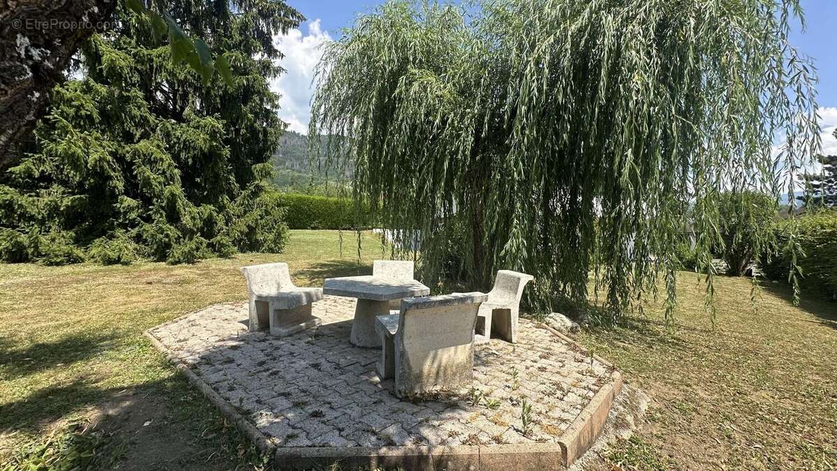 Maison à MARIGNIER