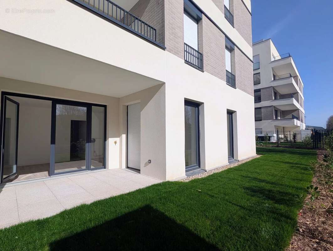 Appartement à LES CLAYES-SOUS-BOIS