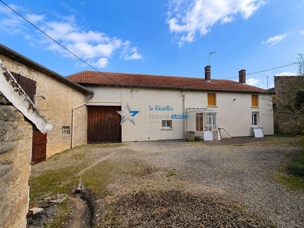 Maison à JONCHERY