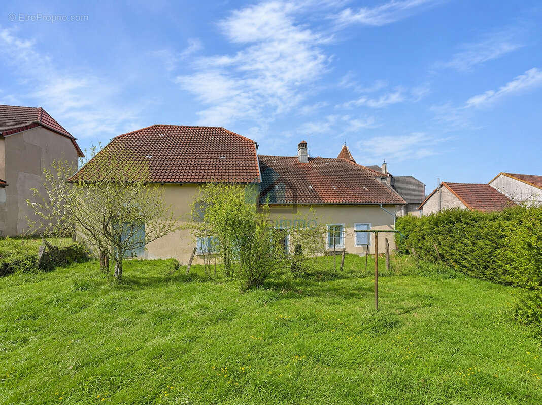 Montecheroux - ancienne ferme avec grand terrain - photo 2
