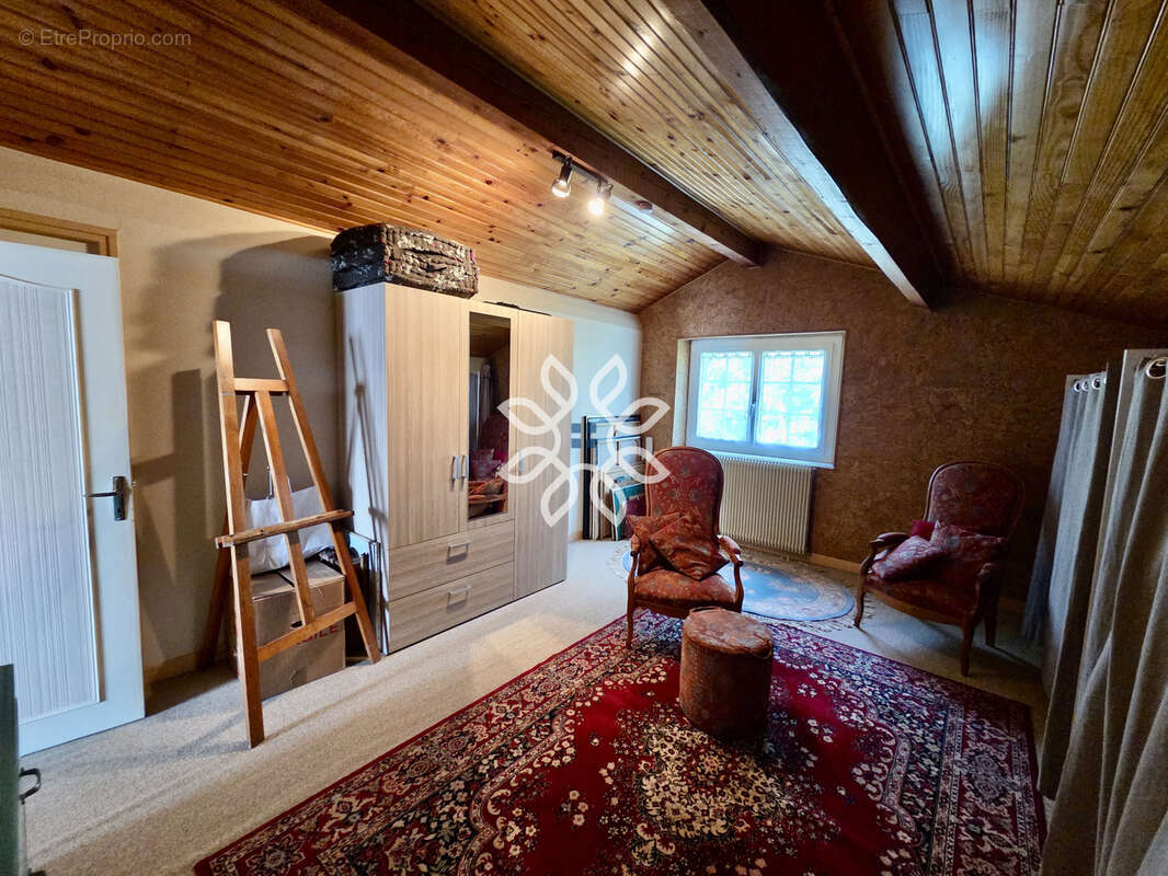 Maison familiale 5 chambres à Brioude avec terrain - photo 17