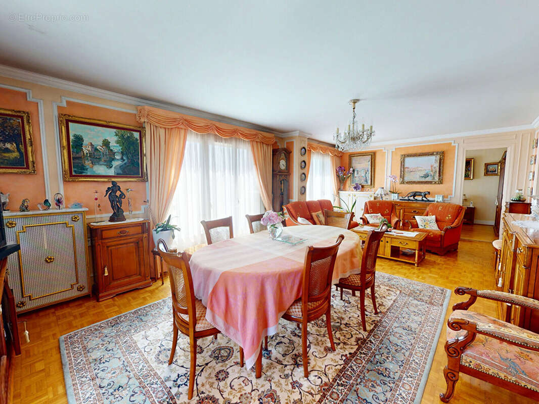 Appartement à VILLEMOMBLE