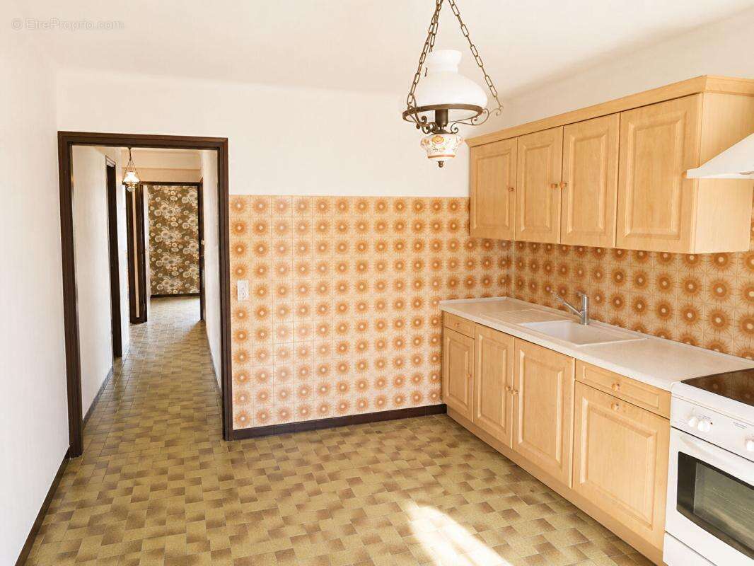 LE MUY - Appartement T3 avec balcon - 2 chambres - 65m² - photo 2