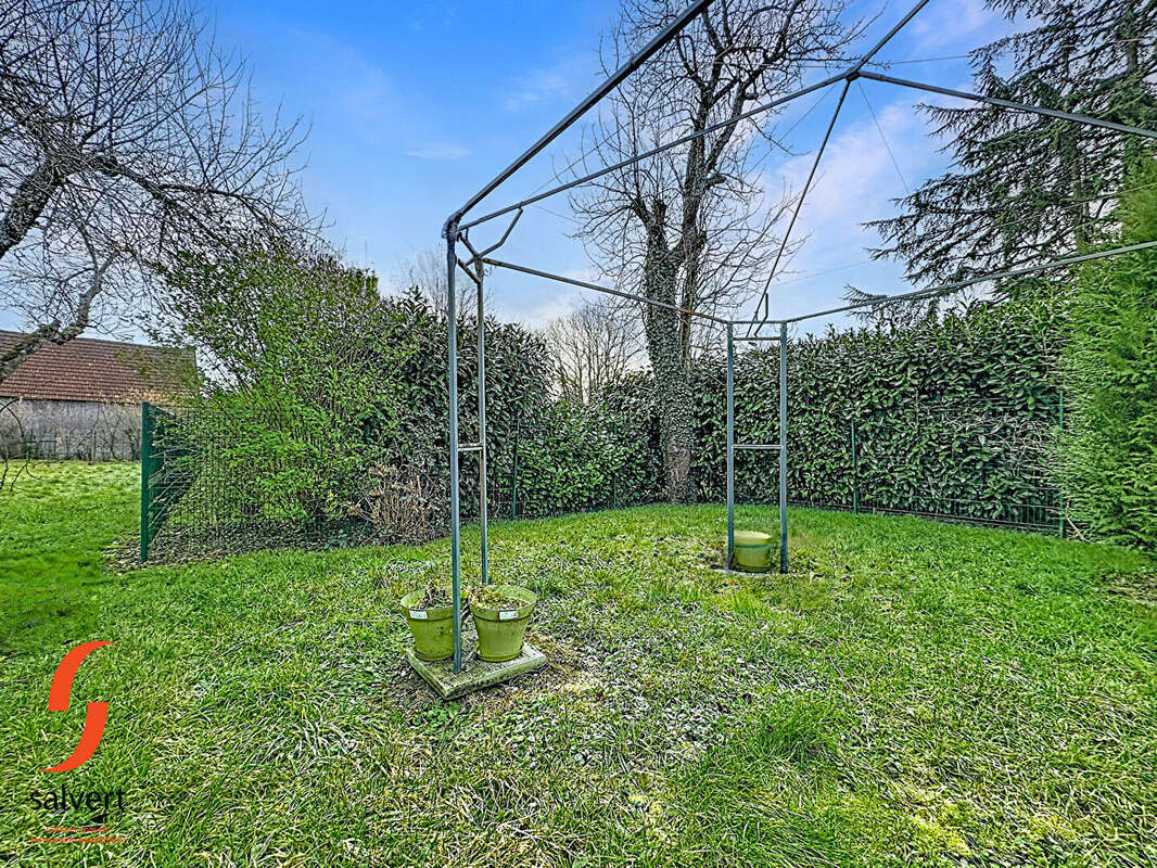 Maison à DURDAT-LAREQUILLE