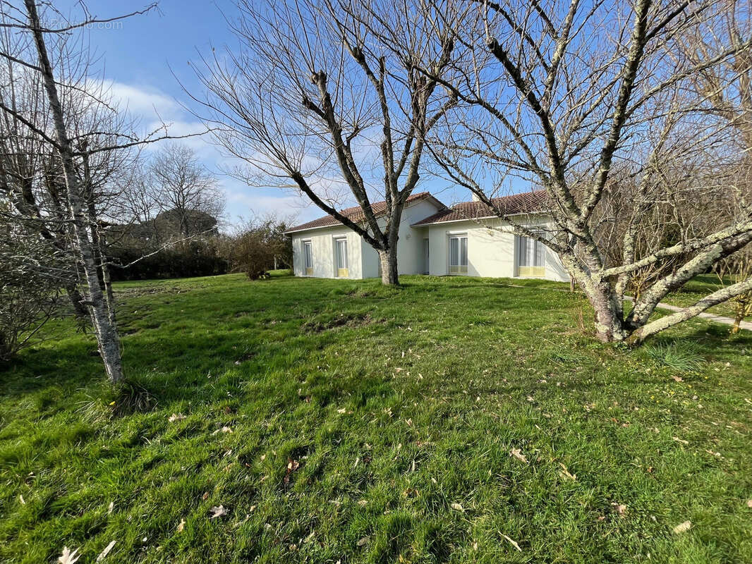 Maison à LIGNAN-DE-BORDEAUX