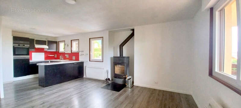 Appartement T3 avec parking et cave - photo 13