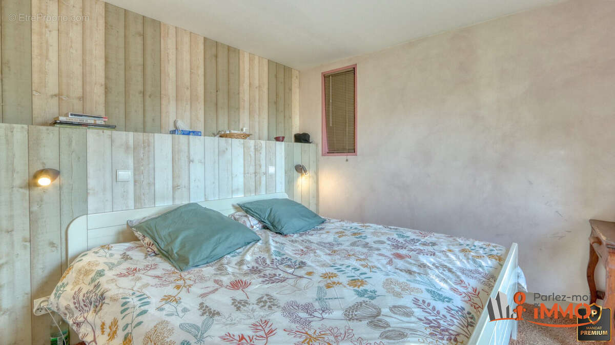 Maison à MONTROND-LES-BAINS