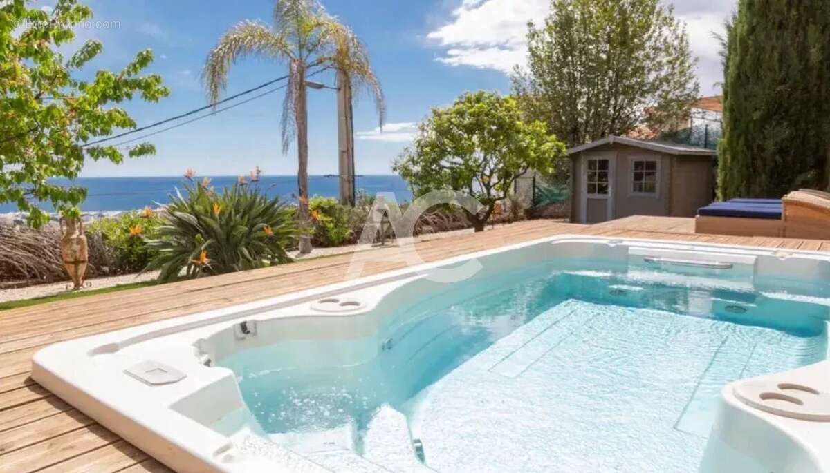 Maison à VALLAURIS