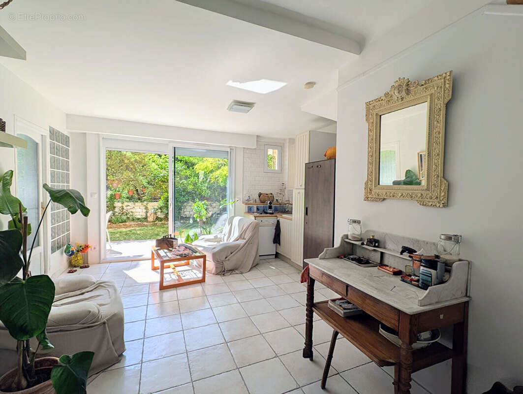 Maison familiale-Jardin-8 pièces - Asnières-sur-Seine - photo 6