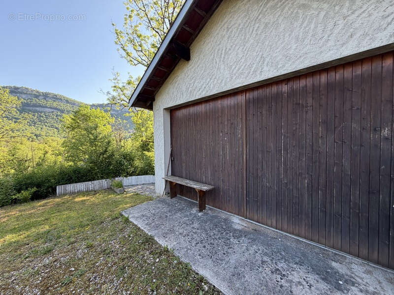 Vaux les Saint Claude, Maison de village avec garage et terrain non attenants - photo 11