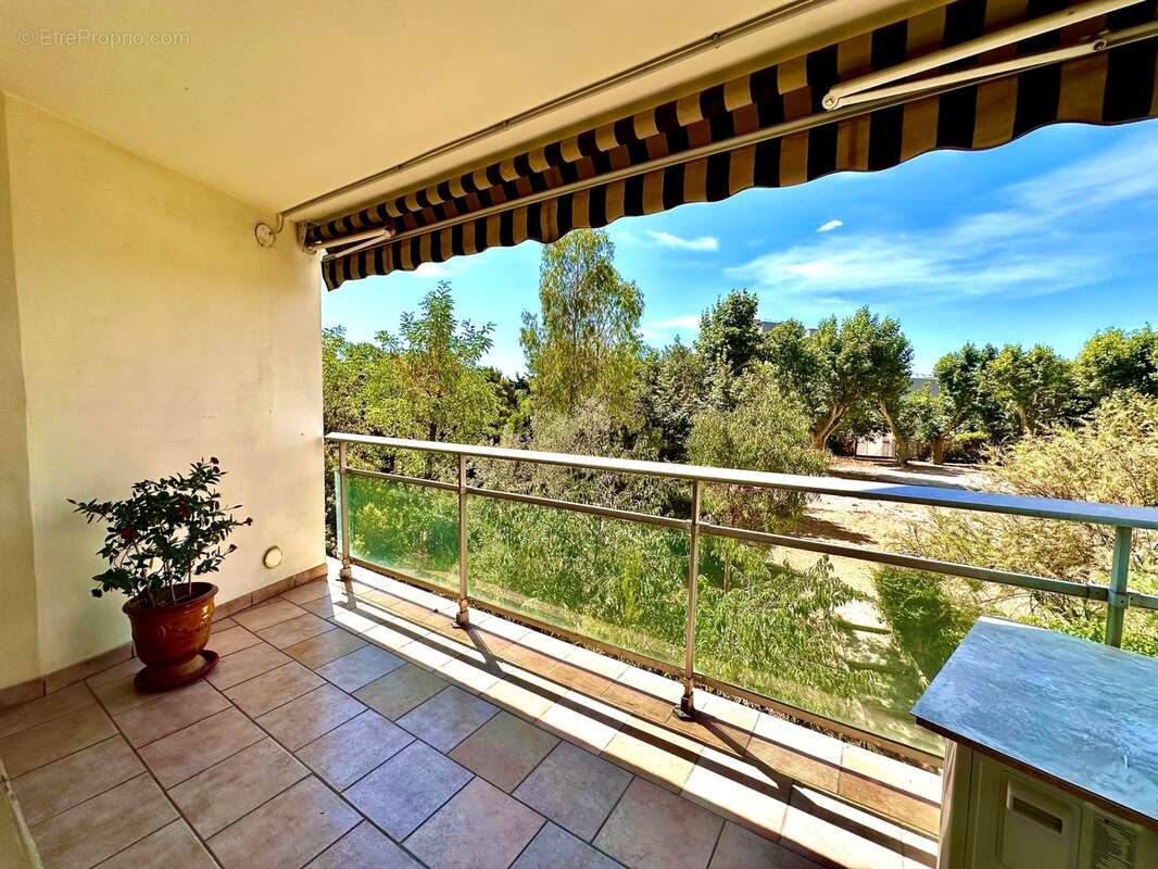 Marseille 13ᵉ, Saint Mitre, T4 de 80m2 entièrement refait à neuf avec terrasse, balcon et vue sur Parc Arboré - photo 3