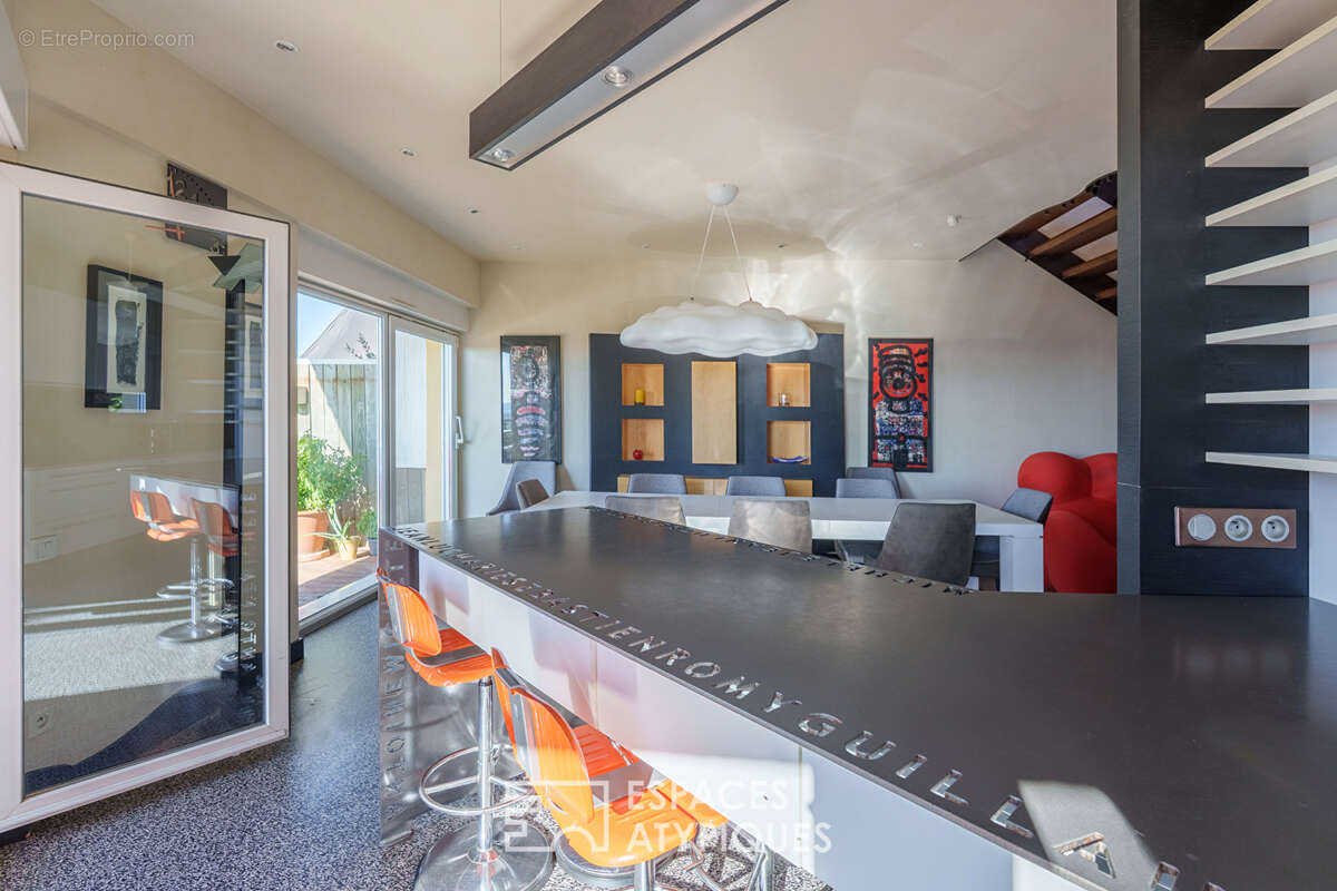 Maison au décor singulier et vue panoramique - photo 2