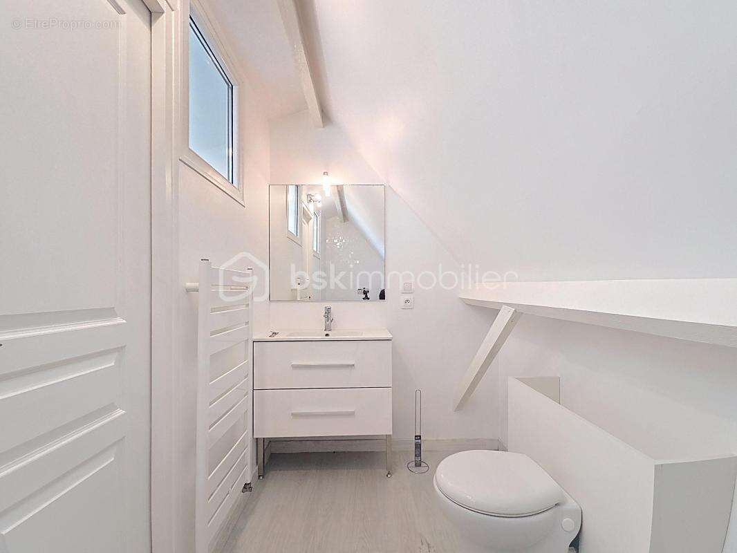 Appartement à LES PAVILLONS-SOUS-BOIS