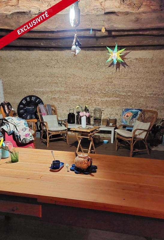 Maison à NEANT-SUR-YVEL