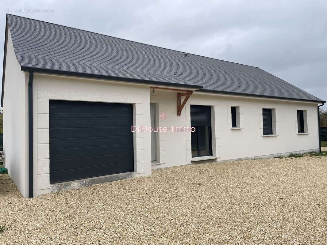 Maison à MEHUN-SUR-YEVRE