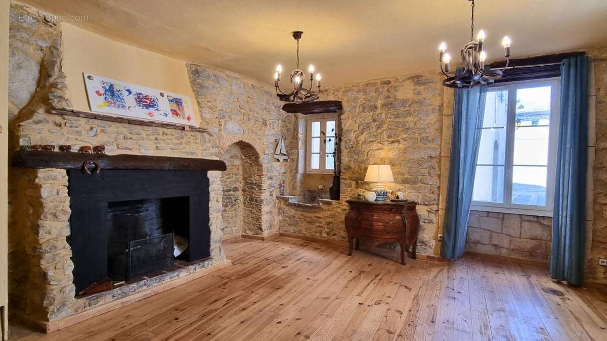 Maison de charme rénovée de 155m² habitables avec cour intime et à 6 min de Carcassonne - photo 5