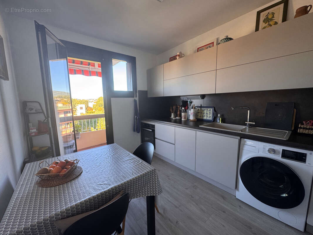 Appartement à SIX-FOURS-LES-PLAGES
