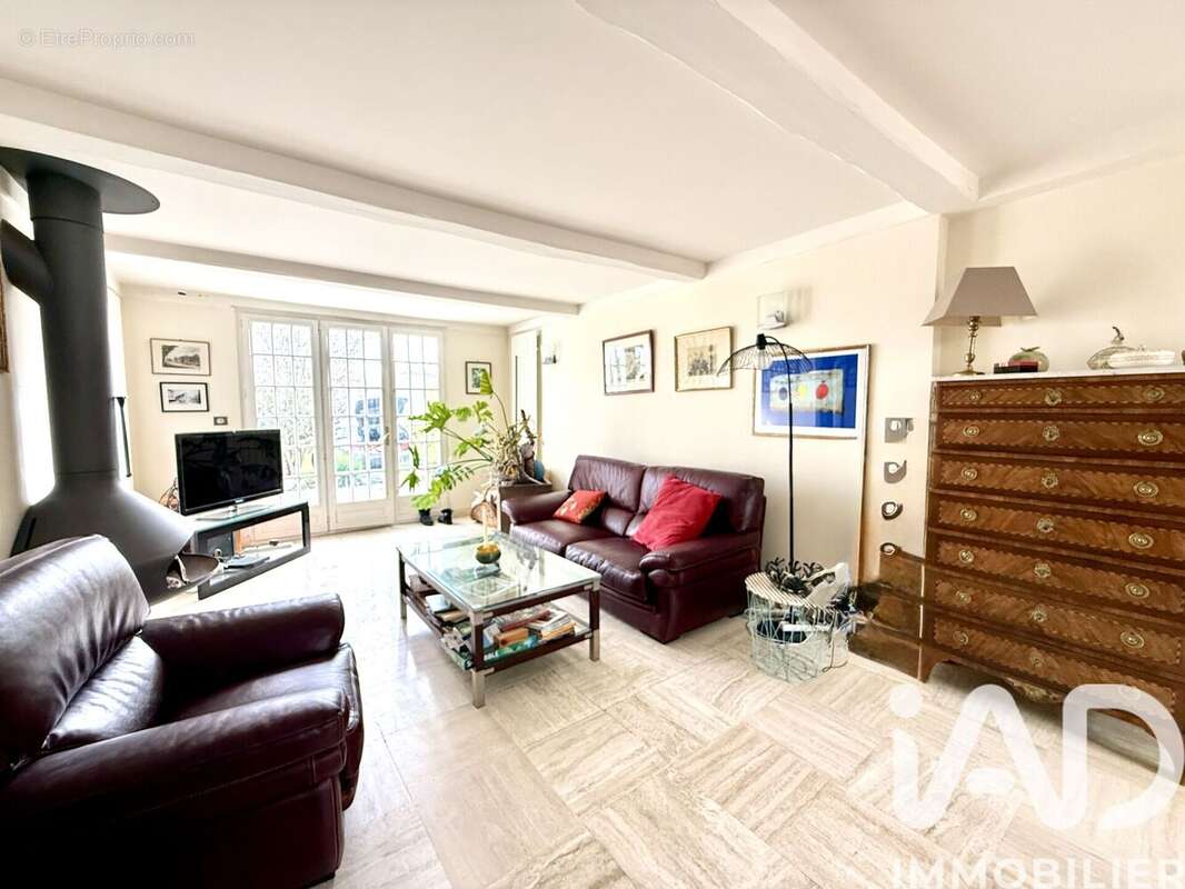 Maison 190 m² à Igny  - photo 2