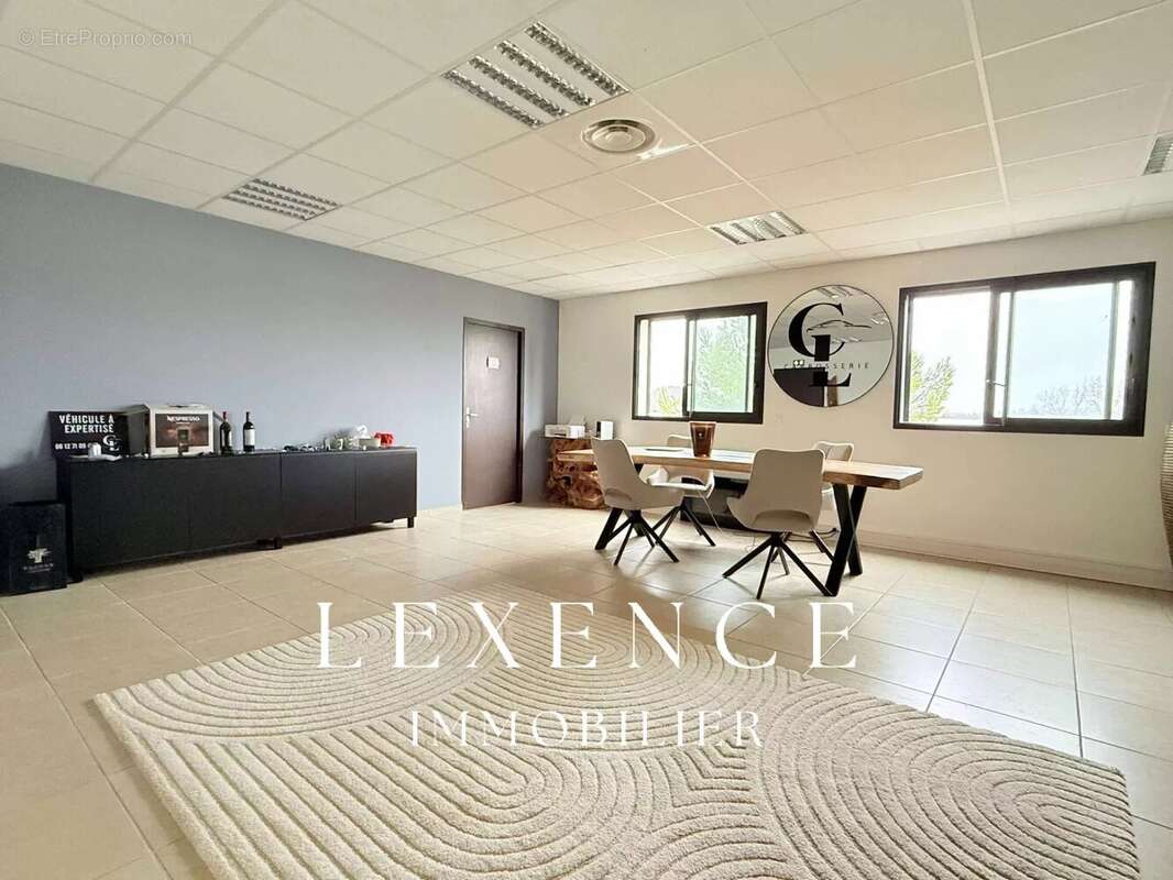 Commerce à EGUILLES