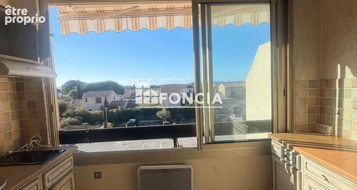 EXCLUSIVITÉ – Studio à rénover avec belle vue dégagée  fort potentiel - photo 4