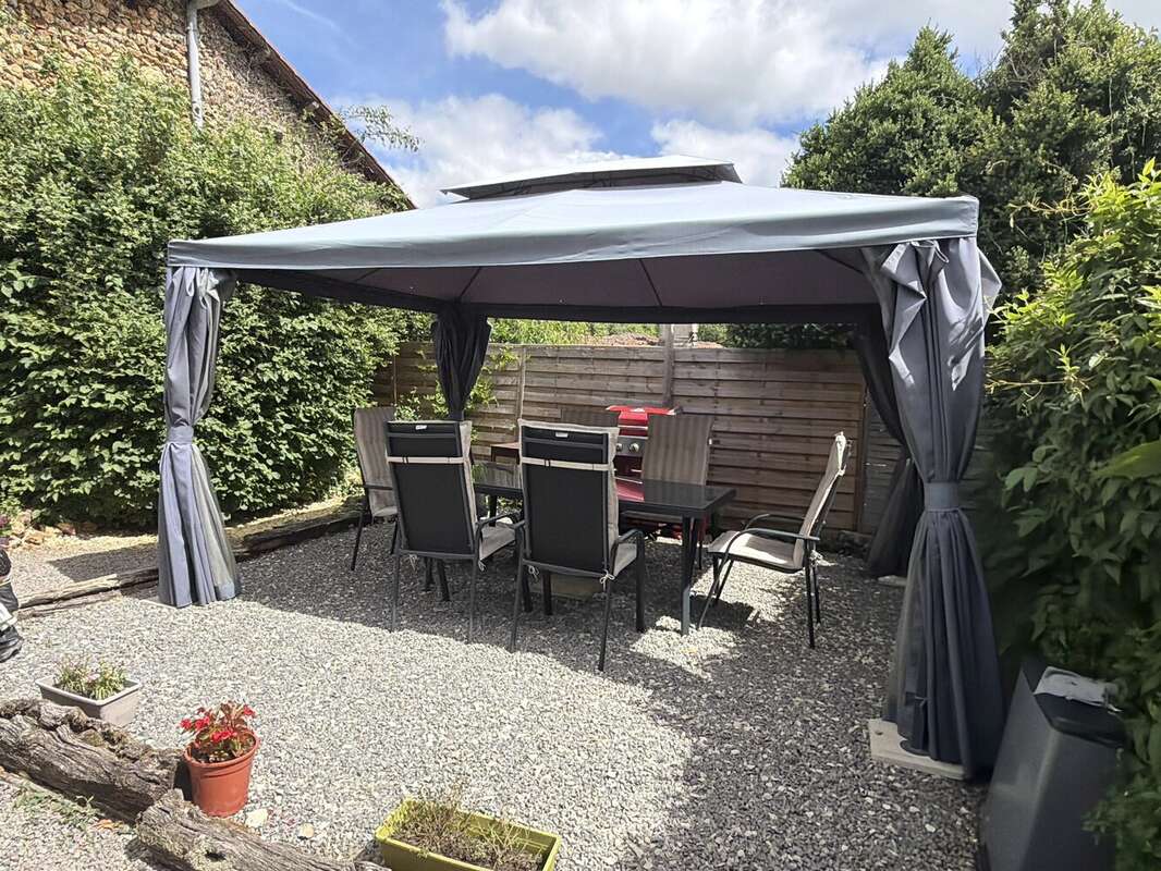Une charmante maison individuelle offrant une vue magnifique - photo 13