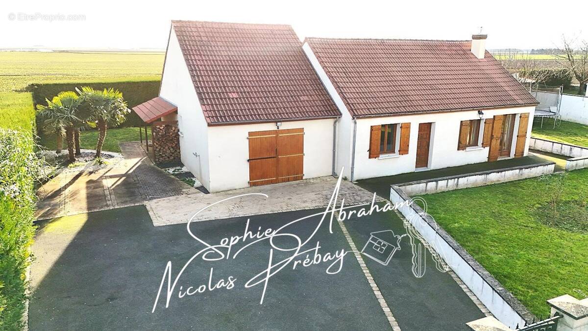 Maison à BAZOCHES-LES-GALLERANDES