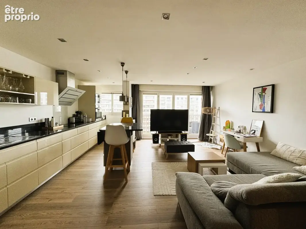Grand 2 pièces avec balcon de plus de 10 m2   10ème et avant-dernier étage - photo 3