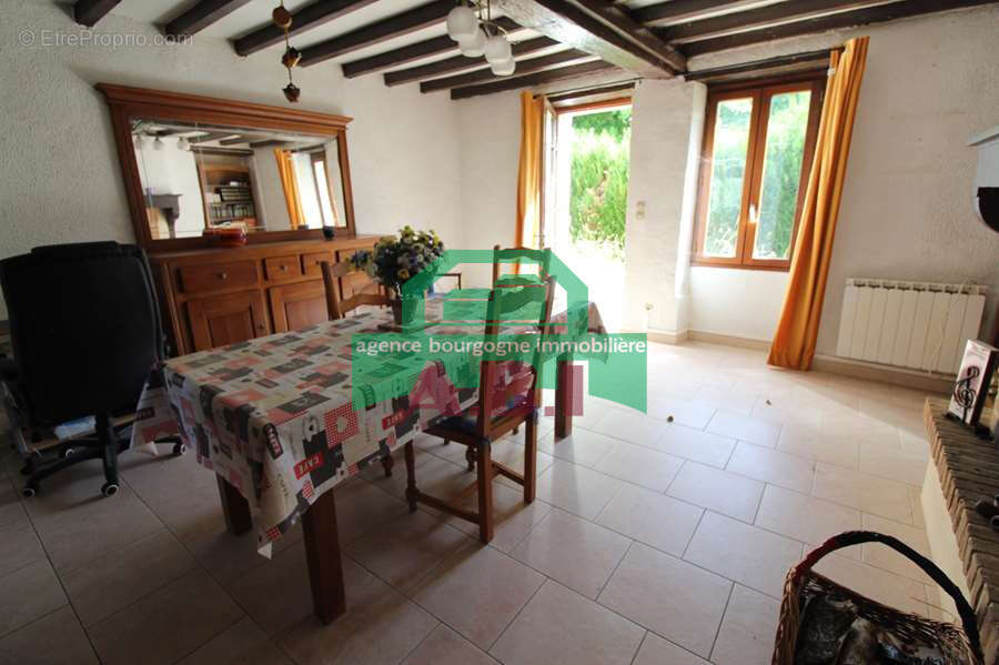 Maison à BRINON-SUR-BEUVRON