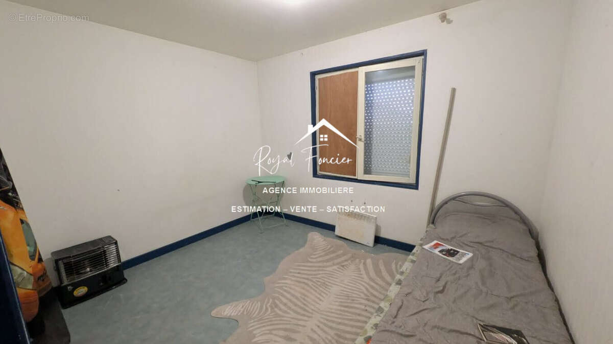Maison : Chambre  - Appartement à DANGE-SAINT-ROMAIN