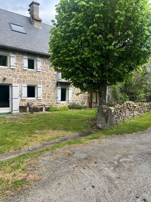 Maison à AUZANCES