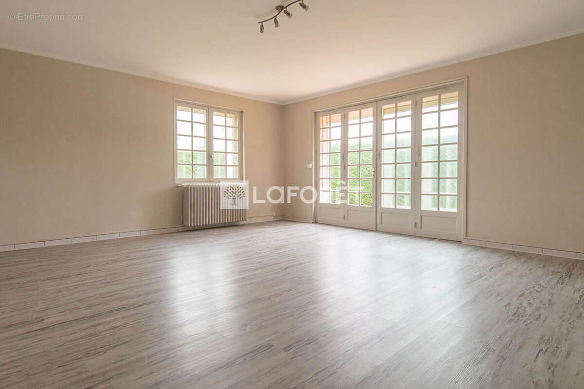 Maison à FONTCOUVERTE