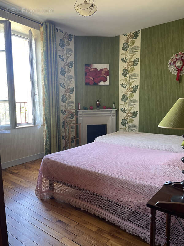 Maison à SAINT-DENIS-DES-MURS