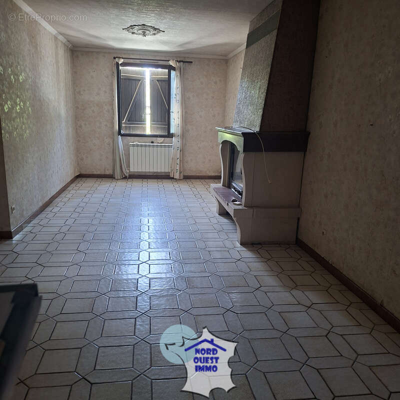Maison avec grand terrain, dépendance et verger - photo 7