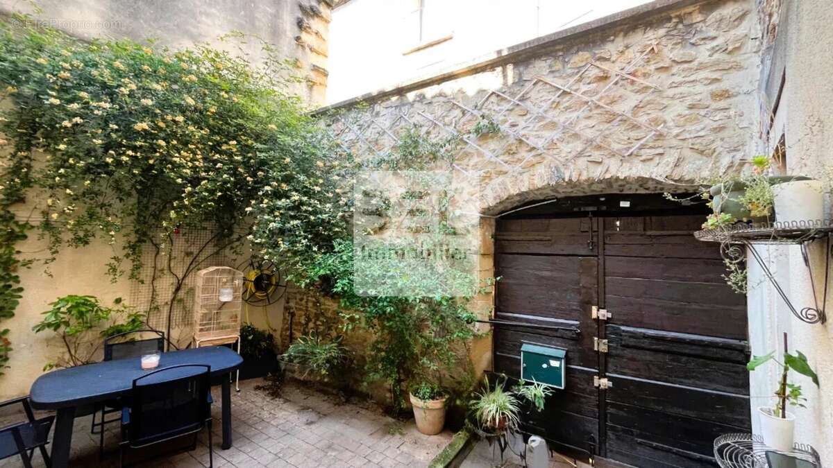 Maison à BAGNOLS-SUR-CEZE