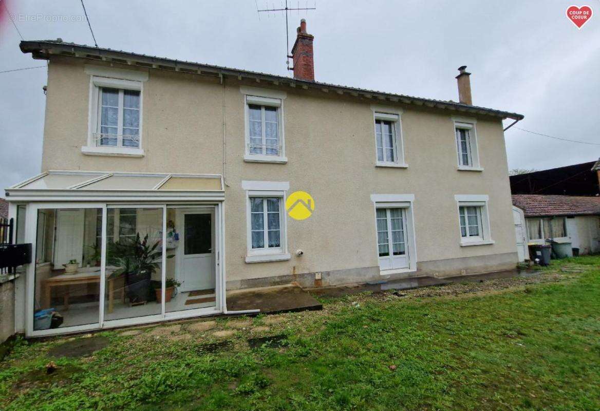 Maison à LA GUERCHE-SUR-L'AUBOIS
