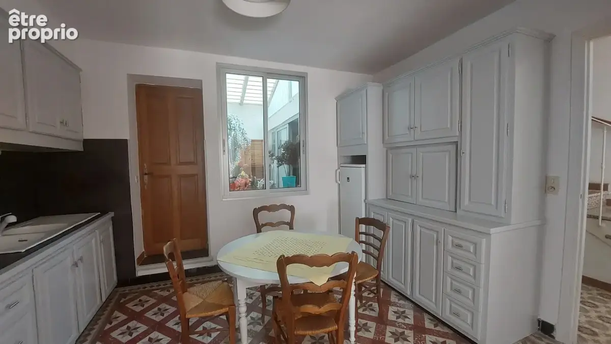 AVIGNON – Quartier Croix Rouge – Maison 5 pièces avec garage et jardin arboré - photo 2