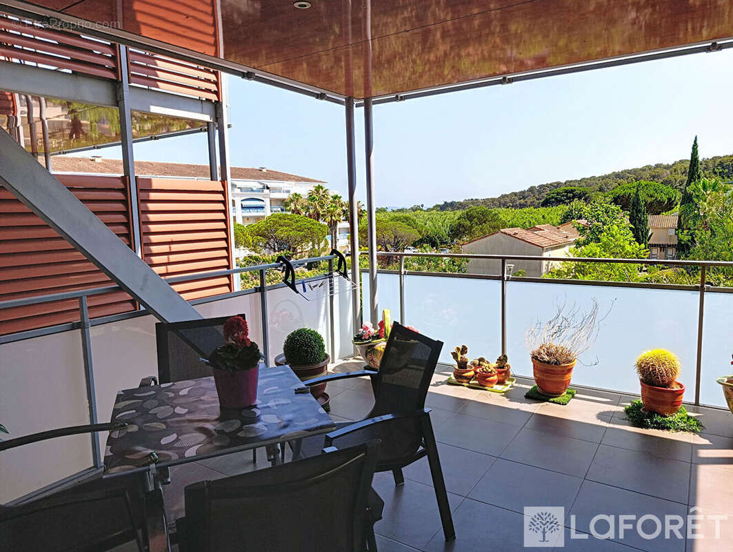 Le lavandou - t3 lumineux avec belle terrasse, parkings et à 500 m de la mer - photo 7