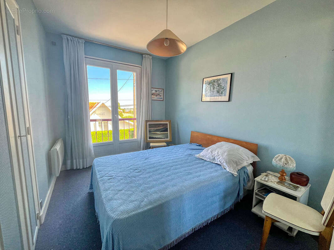 ROYAN - À seulement 800 m du marché, spacieuse maison familiale de 171 m² - photo 10