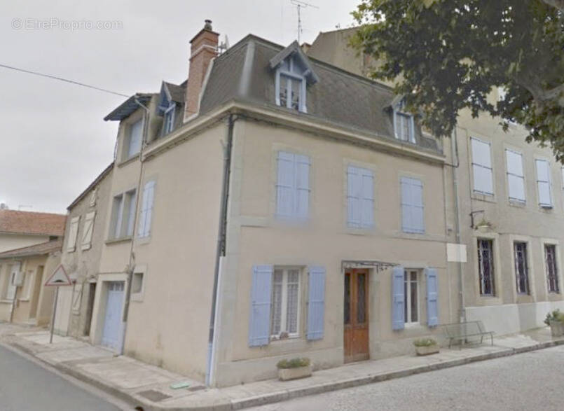 Appartement à SOUAL