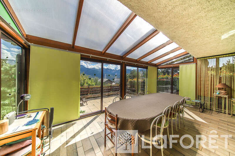 **MAISON TYPE 9 sur TERRAIN de 2600m² - EMBRUN - 9 pièces - photo 7